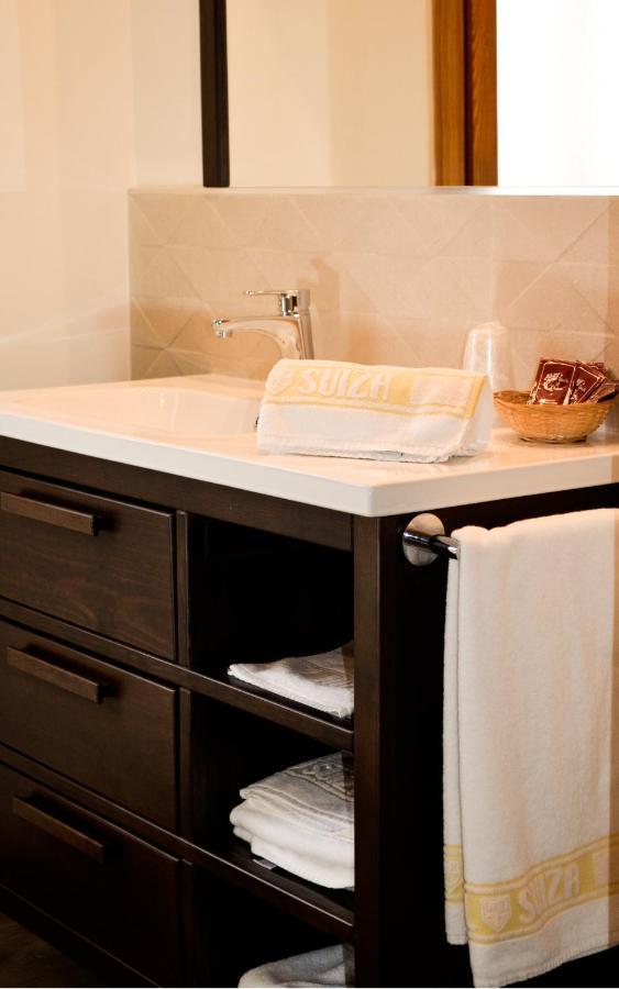 Hotel Suiza Bronchales Luaran gambar