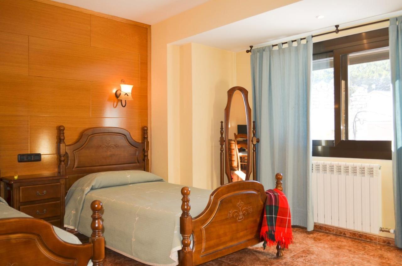Hotel Suiza Bronchales Luaran gambar