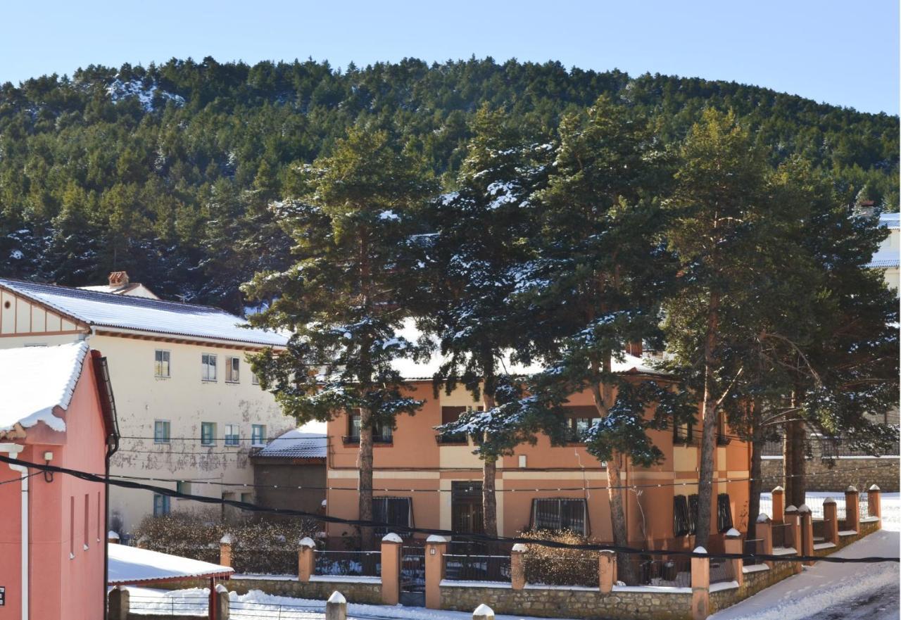 Hotel Suiza Bronchales Luaran gambar