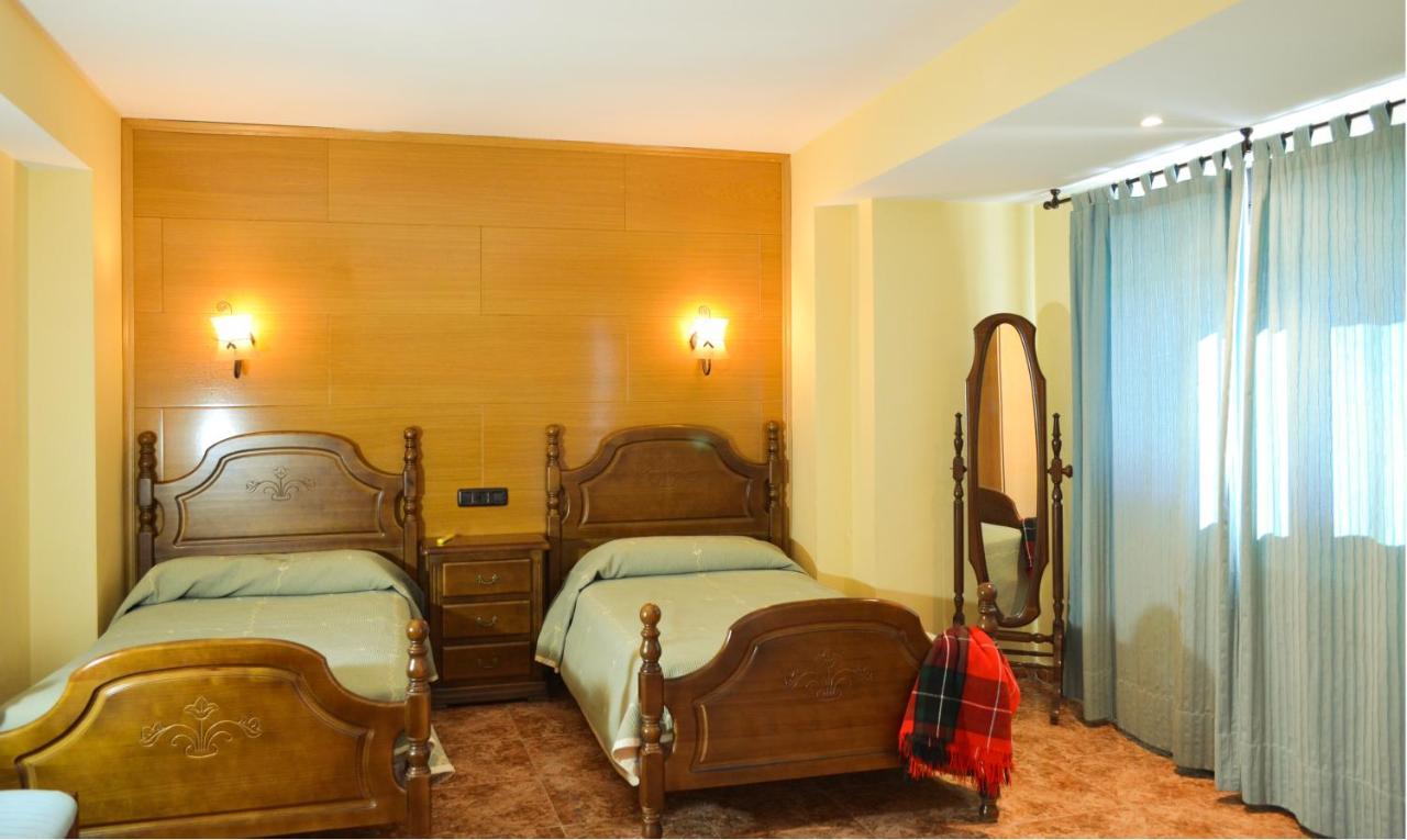 Hotel Suiza Bronchales Luaran gambar