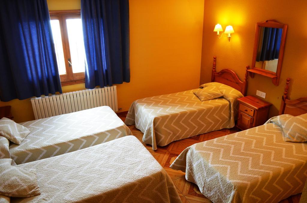Hotel Suiza Bronchales Luaran gambar