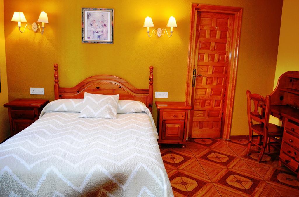 Hotel Suiza Bronchales Luaran gambar
