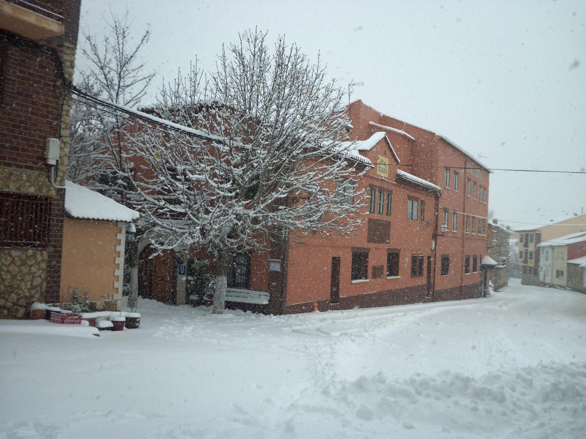 Hotel Suiza Bronchales Luaran gambar