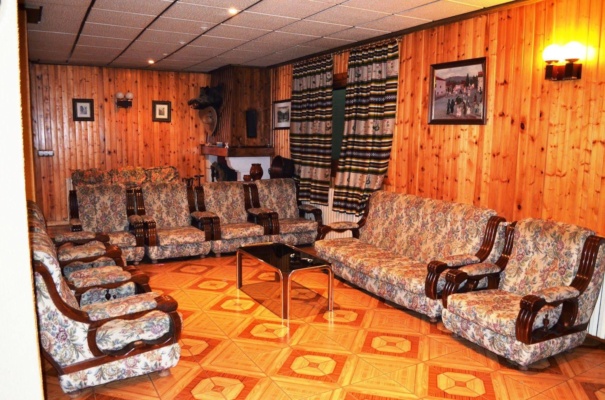 Hotel Suiza Bronchales Luaran gambar