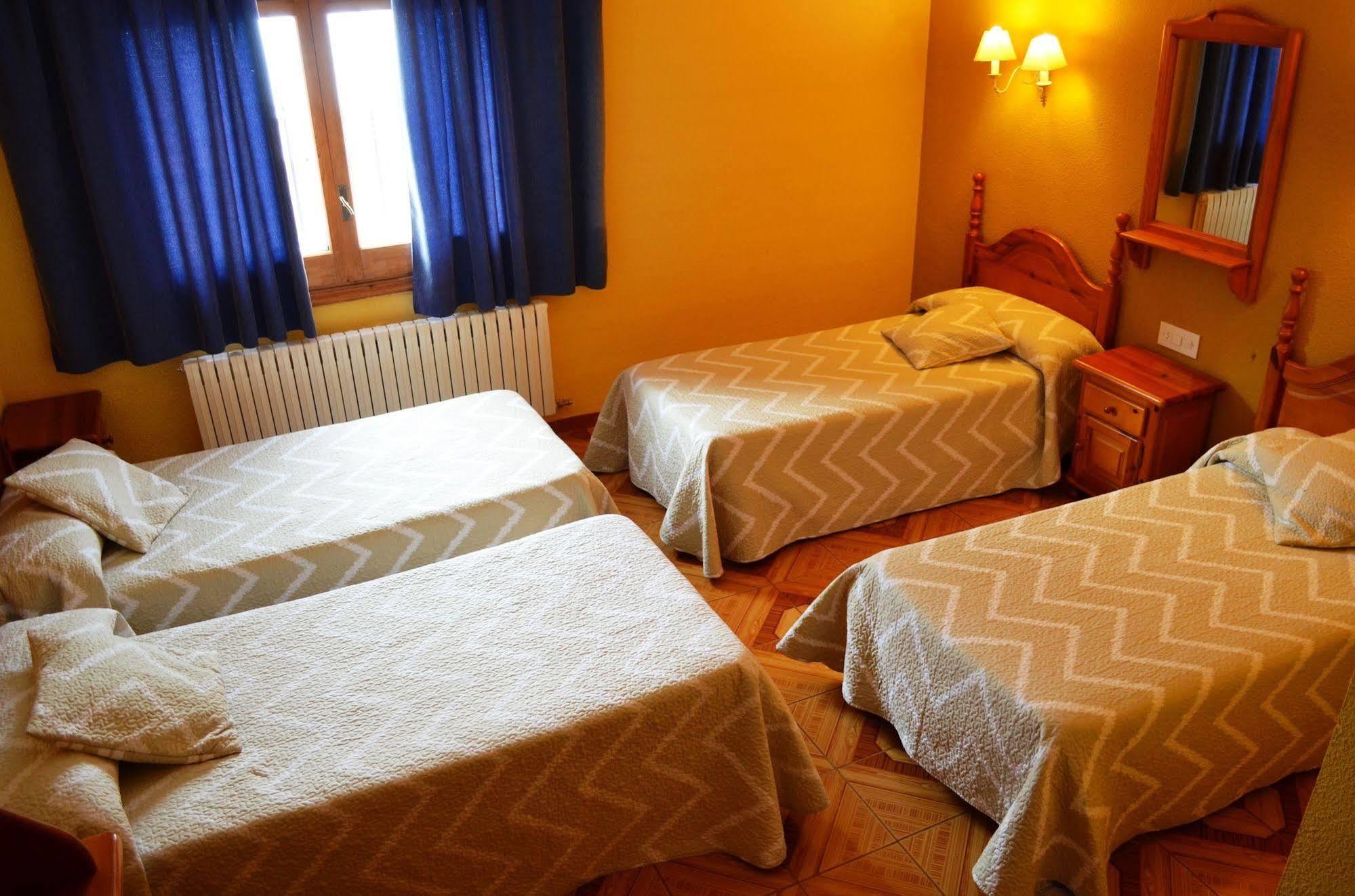 Hotel Suiza Bronchales Luaran gambar